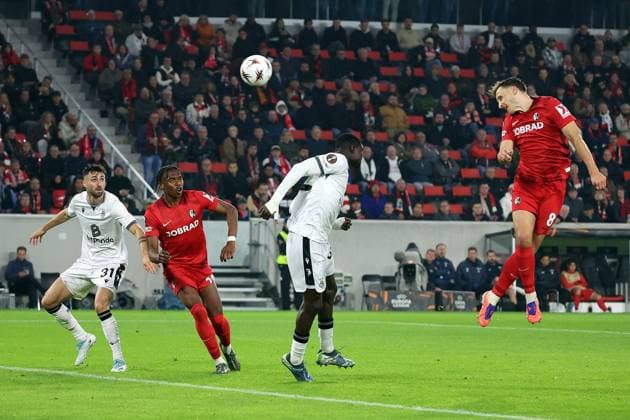 24 09 2025, xrekx, Football UEFA Europa League, SC Freiburg FC Basel v l Goal kick header to 2 0 by Maximilian Eggestein SC Freiburg DFL DFB REGULATIONS PROHIBIT ANY USE OF PHOTOGRAPHS as IMAGE SEQUENCES and or QUASI VIDEO Freiburg