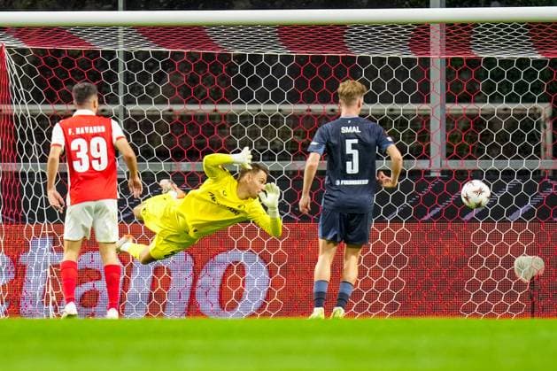 UEFA Europa League: S.C. Braga v Feyenoord Braga - Goalkeeper Timon Wellenreuther of Feyenoord during the first match of the UEFA Europa League 2025 2026. The match is set between S.C. Braga and Feyenoord at Estadio Municipal de Braga on 24 September 2025 in Braga, Portugal. Copyright: xYannickxVerhoevenx