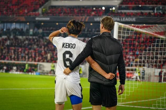 Soccer UEFA Europa League 2025 26, Matchday 1 SC Freiburg vs FC Basel Europa Park Stadion Freiburg Keigo Tsunemoto FC Basel, 6 has to leave the pitch injured Freiburg im Breisgau Baden Württemberg Germany Copyright: xJOERANxSTEINSIEKx