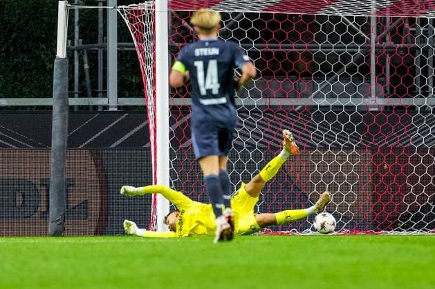 UEFA Europa League: S.C. Braga v Feyenoord Braga - Goalkeeper Timon Wellenreuther of Feyenoord during the first match of the UEFA Europa League 2025 2026. The match is set between S.C. Braga and Feyenoord at Estadio Municipal de Braga on 24 September 2025 in Braga, Portugal. Copyright: xTomxBodex