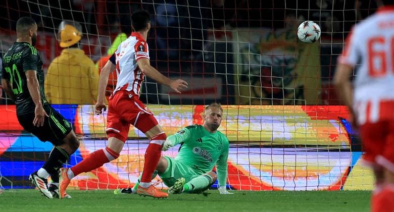24.09.2025 Belgrade Beograd FK Crvena Zvezda(FC Red Star)-FC Celtic Europa League men s football Kasper Schmeichel (C) Celtic :