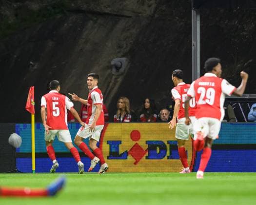 September 24, 2025, Braga, Braga, Portugal: FRAN NAVARRO from SC Braga seen celebrating his goal during the UEFA Europe League 2025 26 match between SC Braga and Feyenoord, on September 24, 2025 at Estadio Municipal de Braga, Braga, Portugal Braga Portugal - ZUMAl192 20250924_zsp_l192_035 Copyright: xMiguelxLemosx