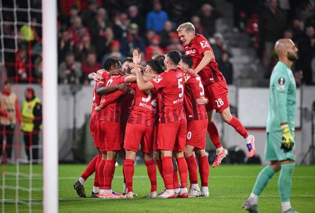 FOOTBALL EUROPE LEAGUE SEASON 2025 2026 1 Matchday 24 09 2025 SC Freiburg FC Basel TEAM CELEBRATION SC Freiburg Junior Adamu, goal scorer to 2 0 Maximilian Eggestein, Vincenzo Grifo, Anthony Jung , Christian Guenter and Matthias Ginter from left