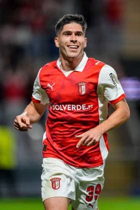UEFA Europa League - SC Braga vs Feyenoord Braga, Portugal - 24 09 2025: UEFA Europa League match between SC Braga and Feyenoord at Estadio Municipal de Braga. 39 Braga attacker, Fran Navarro celebrates scoring his sides first goal of the match Mandatory Credit: Pedro Loureiro Avant Sports Agency Braga Estadio Municipal de Braga Portugal Copyright: xx
