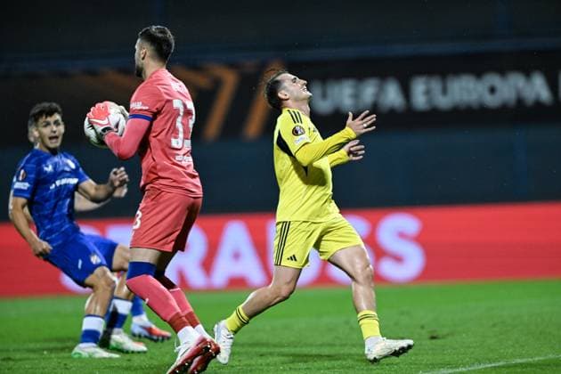 Dinamo Zagreb v Fenerbahce - UEFA Europa League ZAGREB, CROATIA - SEPTEMBER 24: Kerem Akturkuglu (9) of Fenerbahce reacts during the UEFA Europa League week 1 match between Dinamo Zagreb and Fenerbahce at Maksimir Stadium in Zagreb, Croatia, on September 24, 2025. Elif Ozturk Anadolu Zagreb Croatia. Editorial use only. Please get in touch for any other usage.  Copyright: x2025xAnadoluxElifxOzturkx