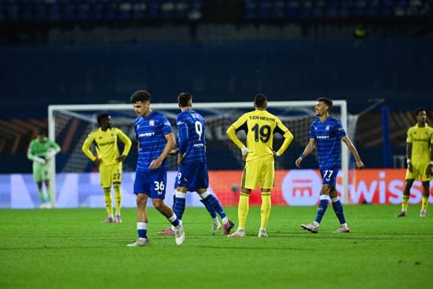 Dinamo Zagreb v Fenerbahce - UEFA Europa League ZAGREB, CROATIA - SEPTEMBER 24: Fenerbahce players react after conceding a goal against Dinamo Zagreb during the UEFA Europa League week 1 match between Dinamo Zagreb and Fenerbahce at Maksimir Stadium in Zagreb, Croatia, on September 24, 2025. Elif Ozturk Anadolu Zagreb Croatia. Editorial use only. Please get in touch for any other usage.  Copyright: x2025xAnadoluxElifxOzturkx