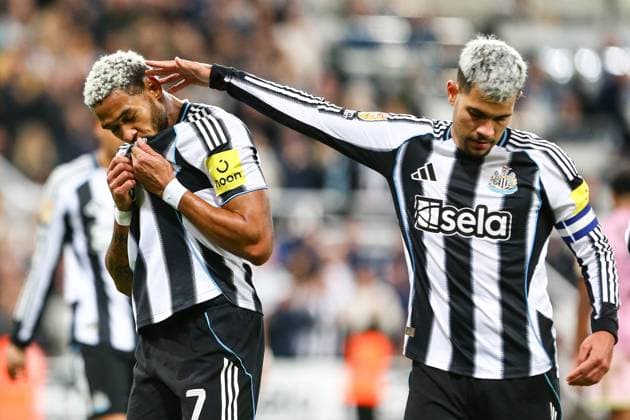 Newcastle United v Bradford City - Carabao Cup Third Round Joelinton (L) and Bruno Guimaraes (R) of Newcastle United celebrate the third goal during the Carabao Cup Third Round match between Newcastle United and Bradford City at St. James s Park in Newcastle, on September 24, 2025. Newcastle United Kingdom  Copyright: xMIxNewsx originalFilename:fletcher-newcastl250924_npCCk.jpg