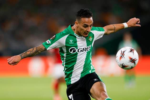 Real Betis Balompie v Nottingham Forest FC - UEFA Europa League 2025 26 League Phase MD1 Antony Matheus dos Santos of Real Betis controls the ball during the UEFA Europe League 2025 2026 match between Real Betis and Nottingham Forest at Estadio la Cartuja in Seville, Spain, on September 21, 2025. Seville Spain  Copyright: xJosexLuisxContrerasx originalFilename:joseluiscontreras-realbeti250924_npn73.jpg