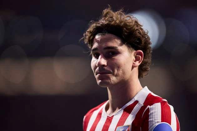 Julian Alvarez (Atletico de Madrid) looks on during the LaLiga EA Sports match between AtlÃ tico Madrid v Rayo Vallecano at Riyahd Air Metropolitano on September 24, 2025 in Madrid, Spain. (Photo by Manu Reino DeFodi Images) Julian Alvarez Atletico de Madrid looks on during the LaLiga EA Sports match between AtlÃ tico Madrid v Rayo Vallecano at Riyahd Air Metropolitano on September 24, 2025 in Madrid, Spain Photo by Manu Reino DeFodi Images