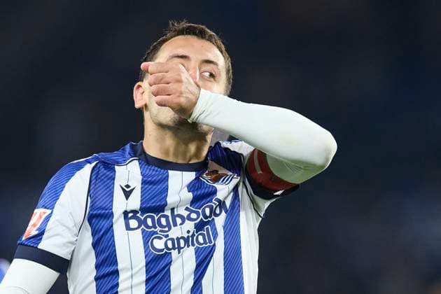 September 24, 2025, San Sebastian, Guipuzcoa, SPAIN: Mikel Oyarzabal of Real Sociedad celebrates after scoring the team s first goal during the LaLiga EA Sports match between Real Sociedad and RCD Mallorca at Anoeta on September 24, 2025, in San Sebastian, Spain. San Sebastian SPAIN - ZUMAa181 20250924_zaa_a181_281 Copyright: xRicardoxLarreinax