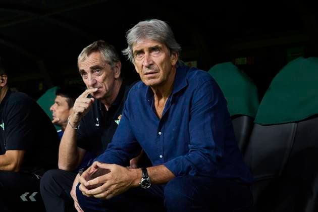 Real Betis Balompie v Nottingham Forest FC - UEFA Europa League 2025 26 League Phase MD1 SEVILLE, SPAIN - SEPTEMBER 24: Manuel Pellegrini Head Coach of Real Betis looks on prior the UEFA Europa League 2025 26 League Phase MD1 match between Real Betis Balompie and Nottingham Forest FC at La Cartuja de Sevilla on September 24, 2025 in Seville, Spain. (Photo by Gabriel Colchero Photo Players Images Magara Press) Sevilla Estadio de la Cartuja Sevilla Spain Copyright: xGabrielxColcherox
