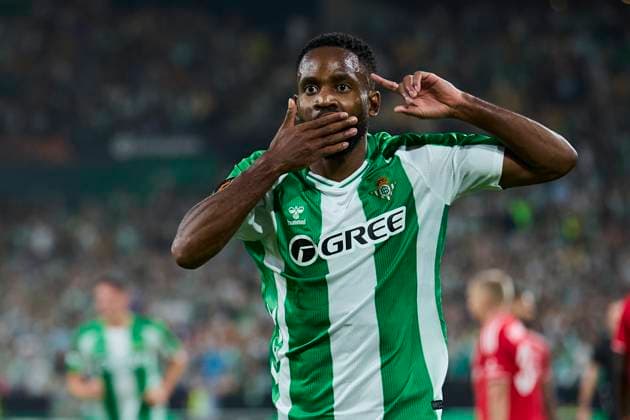 Real Betis Balompie v Nottingham Forest FC - UEFA Europa League 2025 26 League Phase MD1 SEVILLE, SPAIN - SEPTEMBER 24: Cedric Bakambu of Real Betis celebrates after scoring his team s first goal during the UEFA Europa League 2025 26 League Phase MD1 match between Real Betis Balompie and Nottingham Forest FC at La Cartuja de Sevilla on September 24, 2025 in Seville, Spain. (Photo by Gabriel Colchero Photo Players Images Magara Press) Sevilla Estadio de la Cartuja Sevilla Spain Copyright: xGabrielxColcherox