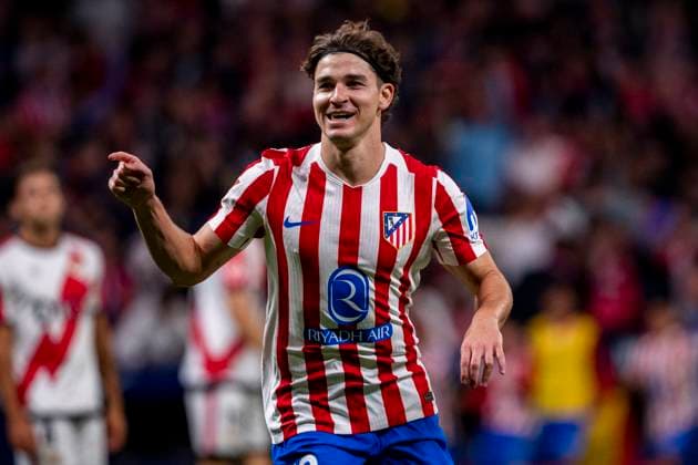 Atletico de Madrid v Rayo Vallecano - LaLiga EA Sports Julian Alvarez of Atletico de Madrid celebrates his goal during the LaLiga EA Sports football match between Atletico de Madrid and Rayo Vallecano at Estadio Riyadh Air Metropolitano on September 24, 2025 in Madrid, Spain. Madrid Estadio Riyadh Air Metropolitano Madrid Spain Copyright: xAlbertoxGardinx AGardin_20250924_Foot_Liga_Atl_Mad_Rayo_0609