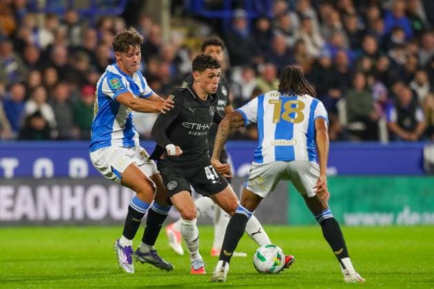 Huddersfield Town AFC v Manchester City FC, Carabao Cup Round 3 Phil Foden Of Manchester City in action during the Huddersfield Town AFC v Manchester City FC Carabao Cup Round 3 match at the Accu Stadium, Huddersfield, England, United Kingdom on 24 September 2025 Credit: Lee Keuneke Every Second Media Editorial use only. All images are copyright Every Second Media Limited. No images may be reproduced without prior permission. All rights reserved. Premier League and Football League images are subject to licensing agreements with Football DataCo Limited. see https: www.football-dataco.com Copyright: xIMAGO EveryxSecondxMediax ESM-1596-0081 LeexKeunekex xEveryxSecondxMediax