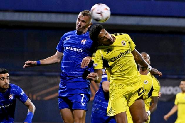 Croatia, Zagreb, 240925. Maksimir Stadium. UEFA Europa League 1st round match, GNK Dinamo - Fenerbahce SK. In the photo: Luka Stojkovic, Jayden Oosterwolde. Photo: Damir Krajac CROPIX Zagreb Croatia Copyright: xxDamirxKrajacx dinamo_fenerbahce95-240925