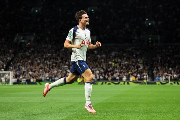 24th September 2025; Tottenham Hotspur Stadium, London, England; Carabao Cup Football, Tottenham Hotspur versus Doncaster Rovers; Jo& xe3;o Palhinha of Tottenham Hotspur celebrates scoring his sides 1st goal of the match in the 14th minute for 1-0  HenningxvonxJagow