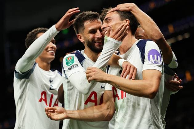 24th September 2025; Tottenham Hotspur Stadium, London, England; Carabao Cup Football, Tottenham Hotspur versus Doncaster Rovers; Jo& xe3;o Palhinha of Tottenham Hotspur celebrates scoring his sides 1st goal of the match in the 14th minute for 1-0 with Xavi Simons of Tottenham Hotspur and Rodrigo Bentancur of Tottenham Hotspur and Brennan Johnson of Tottenham Hotspur  HenningxvonxJagow