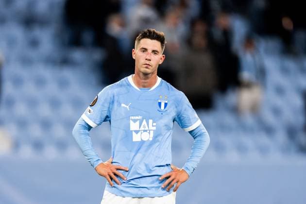 250924 Lasse Berg Johnsen of Malmö FF looks dejected after the UEFA Europa League football match between Malmö FF and Ludogorets on September 24, 2025 in Malmö Photo Petter Arvidson BILDBYRAN kod PA PA1085 fotboll football soccer fotball uefa europa league europa league malmö ff ludogorets bbeng depp  Copyright: PETTERxARVIDSON BB250924PA274