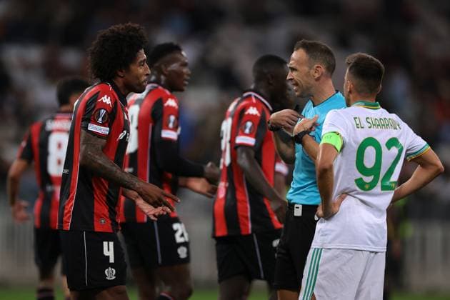 Nice, France, 24th September 2025. Dante Costa Santos of OGC Nice discusses with the Referee Guillermo Cuadra Fernandez of Spain as Gianluca Mancini of AS Roma™s header is ruled out during the OGC Nice vs AS Roma UEFA Europa League match at Gran Stade de Nice, Nice. Picture credit should read: Jonathan Moscrop Sportimage EDITORIAL USE ONLY. No use with unauthorised audio, video, data, fixture lists, club league logos or live services. Online in-match use limited to 120 images, no video emulation. No use in betting, games or single club league player publications. SPI_060_JM_OGCNICE_ROMA_UEL SPI-4156-0060
