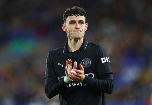 Phil Foden of Manchester City Huddersfield Town v Manchester City, EFL Carabao Cup, Third Round, Football, Accu Stadium, Huddersfield, UK - 24 Sep 2025Huddersfield Accu Stadium United Kingdom EDITORIAL USE ONLY No use with unauthorised audio, video, data, fixture lists, club league logos or live services. Online in-match use limited to 120 images, no video emulation. No use in betting, games or single club league player publications. Copyright: xMattxWest Shutterstockx 15498595cd
