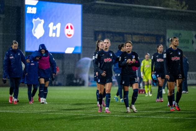 Jill Janssens TSG Hoffenheim, 09 , Dominika Grabowska TSG Hoffenheim, 16 , Selina Cerci TSG Hoffenheim, 29 is disappointed with the 1 1 draw and thanks the fans, GER, TSG 1899 Hoffenheim vs 1 FC Nuernberg, Soccer Google Pixel Womens Bundesliga, 4 Spieltag, Saison 2025 2026, 24 09 2025 DFB regulations prohibit any use of photographs as image sequences and or quasi video GER, TSG 1899 Hoffenheim vs 1 FC Nuernberg, Fußball Google Pixel Frauen Bundesliga, 4 Spieltag, Saison 2025 2026, 24 09 2025 Hoffenheim Copyright: xEibner-Pressefoto Memmlerx EP_MMR