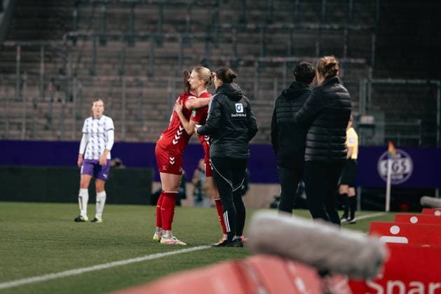 Essen, Germany, September 24th 2025 Anna-Lena Stolze ( 7 - 1. FC Köln) comeback after injury during the Google Pixel Frauen Bundesliga match between SGS Essen and 1.FC Köln at Franz-Kremer-Stadion, in Cologne, Germany. (Gabor Baumgarten SPP) Copyright: xGaborxBaumgartenx xSPPx spp-en-GaBaSp-25_09_24_SGS Essen_1.FC Kln_Gabor_Baumgarten-524914