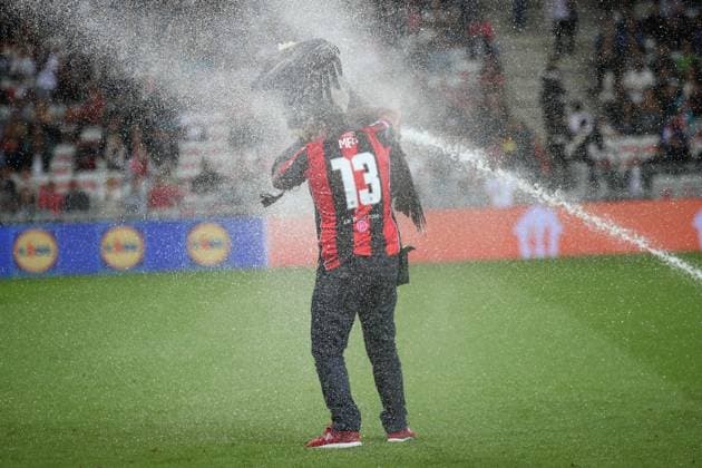 CALCIO - UEFA Europa League - OGC Nice vs Roma 24.09.2025 Europa League Fase a Gironi : Nizza vs Roma Nella foto: L Aquila con acqua (Foto Gino Mancini) Nice France  Copyright: xIPAxSport ABACAx