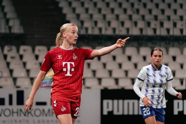 Essen, Germany, September 24th 2025 Anna Gerhardt ( 21 - 1. FC Köln) giving instructions during the Google Pixel Frauen Bundesliga match between SGS Essen and 1.FC Köln at Franz-Kremer-Stadion, in Cologne, Germany. (Gabor Baumgarten SPP) Copyright: xGaborxBaumgartenx xSPPx spp-en-GaBaSp-25_09_24_SGS Essen_1.FC Kln_Gabor_Baumgarten-03467