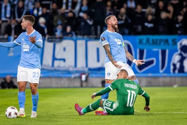 MALMO FF - LUDOGORETS Pontus Jansson, Lasse Berg Johnsen of Malmö FF and Matheus Machado of Ludogorets during the UEFA Europa League, league stage match between Malmö FF and Ludogorets. Eleda Stadion, Malmo, Sweden, September 24, 2025. Photo by Branislav Racko Copyright: xx 080A1355