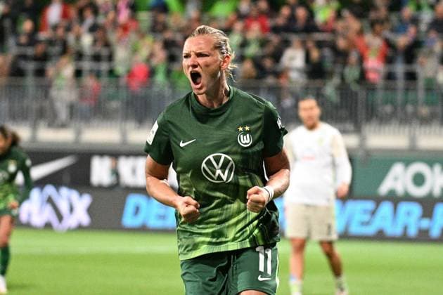 Soccer I Women I Season 2025 2026 I Bundesliga I 4 Matchday I VfL Wolfsburg SV Werder Bremen I 24 09 2025 Goal celebration Alexandra Popp 11, VfL Wolfsburg Crop, close-up, portrait, portrait, single photo, single image, body Wolfsburg AOK Stadium Lower Saxony Germany Copyright: xLobeca InesxHähnelx