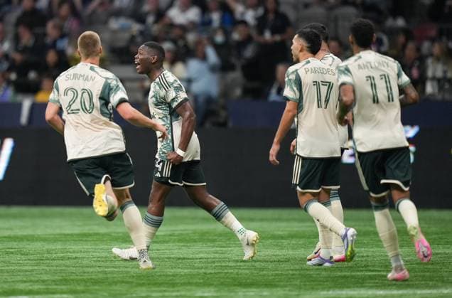 September 24, 2025, Vancouver, Bc, CANADA: Portland Timbers Kamal Miller, back left, celebrates his goal against the Vancouver Whitecaps during the first half of an MLS, Fussball Herren, USA soccer match, in Vancouver, on Wednesday, September 24, 2025. Canada News - September 24, 2025 - ZUMAc35_ 20250924_zaf_c35_217 Copyright: xDarrylxDyckx