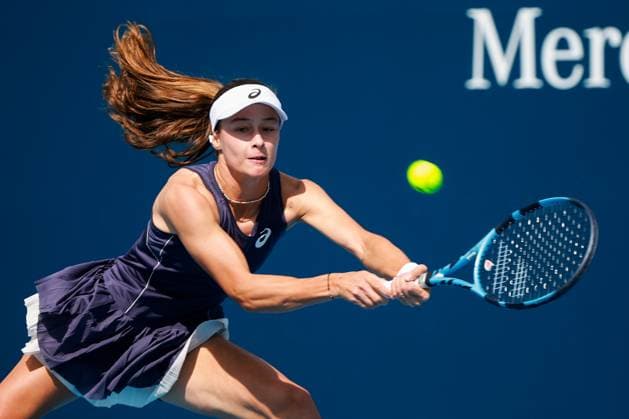 BEIJING, CHINA - SEPTEMBER 25: Zeynep Sonmez of Turkey competes in the Women s Singles Round of 128 match against Wei Sijia of China on day 4 of the 2025 China Open at National Tennis Center on September 25, 2025 in Beijing, China.  Copyright: xVCGx 111593103929