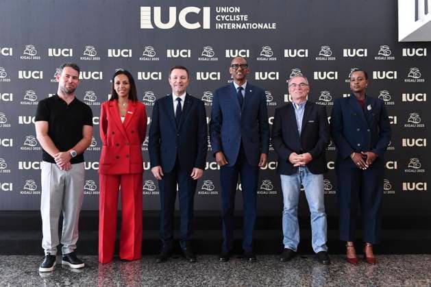 2025 UCI Road World Championships Picture by Simon Wilkinson SWpix.com - 25 09 2025 - Cycling - 2025 UCI Road World Championships - Kigali, Rwanda - 194th UCI Congress - KCC Kigali Convention Centre - (L to R) Former Professional Cyclist Mark Cavendish, UCI Director General Amina Lanaya, UCI President David Lappartient, President of Rwanda Paul Kagame, Former Professional Cyclist Bernard Hinault, Minister of Sports Rwanda Nelly Mukazayire Copyright: x xSWpix.comx(t axPhotographyxHubxLtd)xSimonxWilkinson SWpix.comx SWP-3030-6550