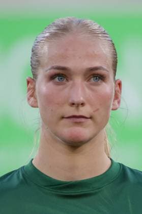 24 09 2025, xgrfx, Soccer Google Pixel Women Bundesliga, VfL Wolfsburg Werder Bremen v l Camilla Küver VfL Wolfsburg DFL DFB REGULATIONS PROHIBIT ANY USE OF PHOTOGRAPHS as IMAGE SEQUENCES and or QUASI VIDEO Wolfsburg