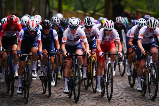 2025 UCI Road World Championships Picture by Zac Williams SWpix.com - 25 09 2025 - Cycling - 2025 UCI Road World Championships - Kigali Convention Centre, Kigali, Rwanda - Women Under-23 Road Race - Flora Perkins (Great Britain) Copyright: x xSWpix.comx(t axPhotographyxHubxLtd)xZacxWilliams SWpix.comx SWP-3030-6682