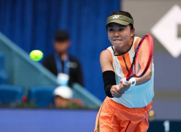 (250925) -- BEIJING, Sept. 25, 2025 -- Zhu Lin hits a return during the women s singles first round match between Zhu Lin of China and Uchijima Moyuka of Japan at 2025 China Open tennis tournament in Beijing, China, Sept. 25, 2025. ) (SP)CHINA-BEIJING-TENNIS-CHINA OPEN-WOMEN S SINGLES-FIRST ROUND (CN) DuxXinyi 