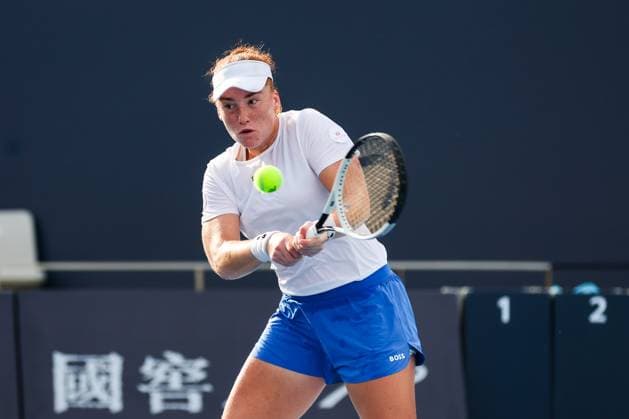 BEIJING, CHINA - SEPTEMBER 25: Ella Seidel of Germany competes in the Women s Singles Round of 128 match against Magdalena Frech of Poland on day 4 of the 2025 China Open at National Tennis Center on September 25, 2025 in Beijing, China.  Copyright: xVCGx 111593129939
