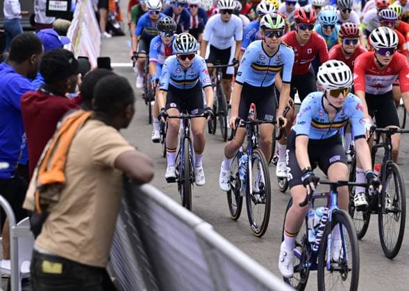 Belgian Tess Moerman, Belgian Lore de Schepper and Belgian Xaydee van Sinaey pictured at the start of the U23 women road race (119,3 km) at the cycling road World Championships in Kigali, Rwanda, Thursday 25 September 2025. The 2025 UCI Road World Championships take place from 21 to 28 September in Kigali, Rwanda. DIRKxWAEM  x135240920x