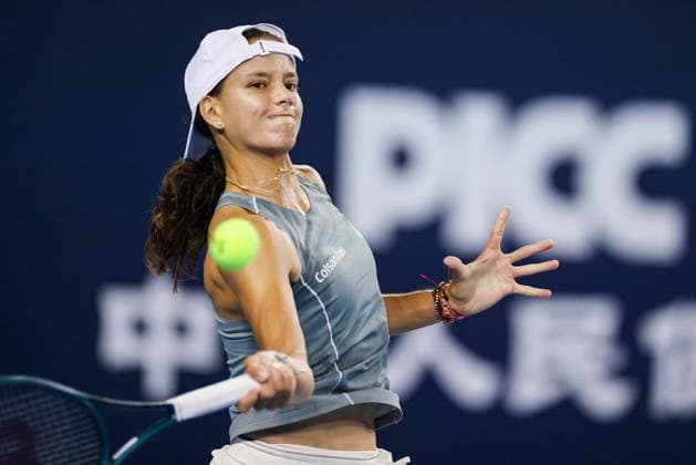BEIJING, CHINA - SEPTEMBER 25: Emiliana Arango of Colombia competes in the Women s Singles Round of 128 match against Suzan Lamens of the Netherlands on day 4 of the 2025 China Open at National Tennis Center on September 25, 2025 in Beijing, China.  Copyright: xVCGx 111593153010