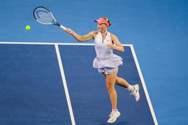 BEIJING, CHINA - SEPTEMBER 25: Suzan Lamens of the Netherlands competes in the Women s Singles Round of 128 match against Emiliana Arango of Colombia on day 4 of the 2025 China Open at National Tennis Center on September 25, 2025 in Beijing, China.  Copyright: xVCGx 111593150600