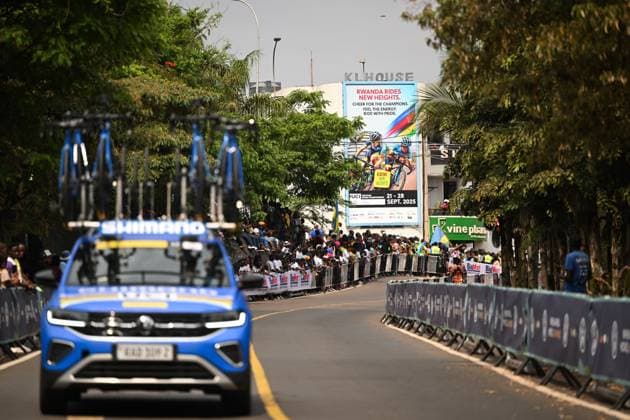 2025 UCI Road World Championships Picture by Chris Auld SWpix.com - 25 09 2025 - Cycling - 2025 UCI Road World Championships - Kigali Convention Centre, Kigali, Rwanda - Women Under-23 Road Race - Branding, fans Copyright: x xSWpix.comx(t axPhotographyxHubxLtd)xChrisxAuld SWpix.comx SWP-3030-6731