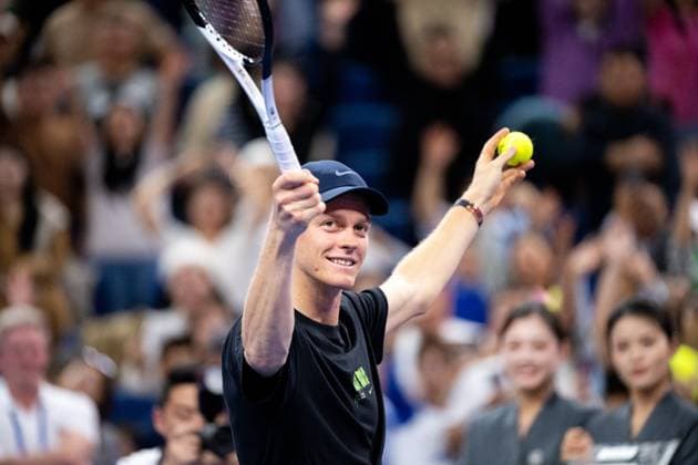 (250925) -- BEIJING, Sept. 25, 2025 -- Jannik Sinner celebrates after the men s singles first round match between Jannik Sinner of Italy and Marin Cilic of Croatia at 2025 China Open tennis tournament in Beijing, China, Sept. 25, 2025. ) (SP)CHINA-BEIJING-TENNIS-CHINA OPEN-MEN S SINGLES-FIRST ROUND (CN) HuxJingwen 