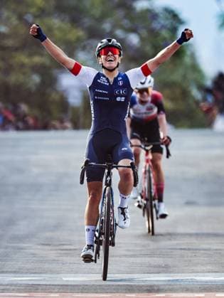 2025 UCI Road World Championships Picture by Alex Whitehead SWpix.com - 25 09 2025 - Cycling - 2025 UCI Road World Championships - Kigali Convention Centre, Kigali, Rwanda - Women Under-23 Road Race - CÃ lia Gery (France) Wins the Women Under-23 Road Race World Championship, WM, Weltmeisterschaft Copyright: x xSWpix.comx(t axPhotographyxHubxLtd)xAlexxWhitehead SWpix.comx SWP-3030-6846