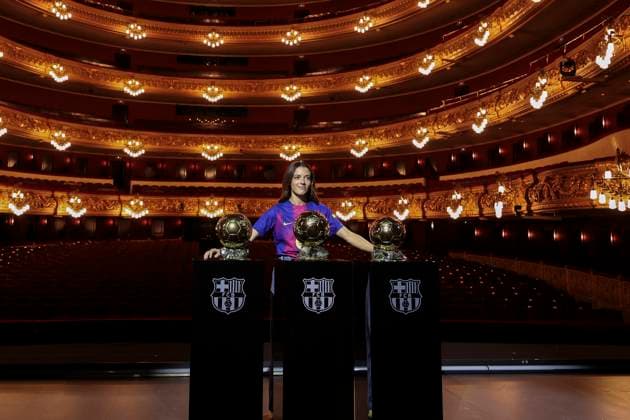 September 25, 2025, Barcelona, Barcelona, SPAIN: Aitana Bonmati of FC Barcelona, Barca poses with her three Ballon d Or awards at the Gran Teatre del Liceu on September 25, 2025 in Barcelona, Spain. Barcelona SPAIN - ZUMAa181 20250925_zaa_a181_012 Copyright: xJavierxBorregox