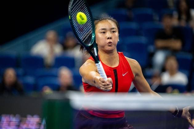 (250925) -- BEIJING, Sept. 25, 2025 -- Yuan Yue hits a return during the women s singles first round match between Yuan Yue of China and Yulia Putintseva of Kazakhstan at 2025 China Open tennis tournament in Beijing, China, Sept. 25, 2025. ) (SP)CHINA-BEIJING-TENNIS-CHINA OPEN-WOMEN S SINGLES-FIRST ROUND (CN) HuxJingwen 