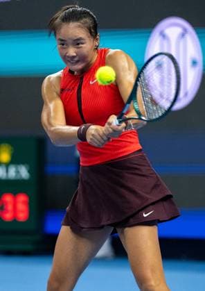 (250925) -- BEIJING, Sept. 25, 2025 -- Yuan Yue hits a return during the women s singles first round match between Yuan Yue of China and Yulia Putintseva of Kazakhstan at 2025 China Open tennis tournament in Beijing, China, Sept. 25, 2025. ) (SP)CHINA-BEIJING-TENNIS-CHINA OPEN-WOMEN S SINGLES-FIRST ROUND (CN) HuxJingwen 