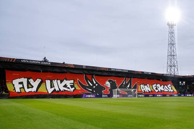 DEVENTER , 25-09-2025 , Stadium De Adelaarshorst , season 2025 2026 , UEFA Europa League League phase . match between Go Ahead Eagles and FCSB, Picture shows fans of Go Ahead Eagles Go Ahead Eagles - FCSB  x31191729x Copyright: