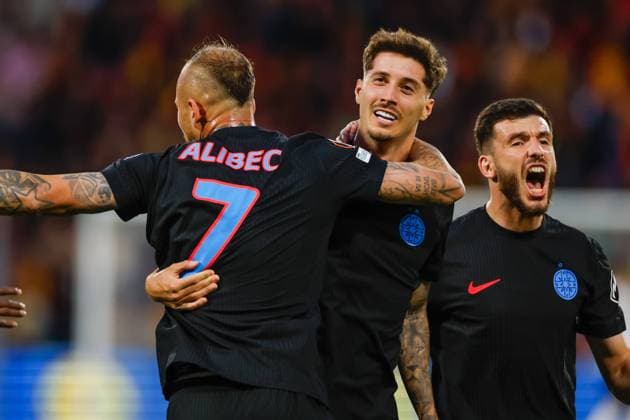 David Miculescu of Fotbal Club FCSB celebrates after scoring his team s first goal Go Ahead Eagles v Fotbal Club FCSB, UEFA Europa League 2025 26 League Phase MD1, Go Ahead Eagles v Fotbal Club FCSB, Stadion De Adelaarshorst, September 25, 2025, Deventer, Netherlands.