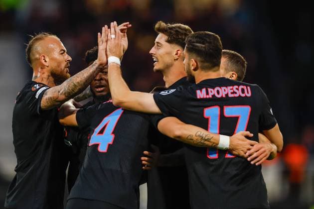 David Miculescu of Fotbal Club FCSB celebrates after scoring his team s first goal Go Ahead Eagles v Fotbal Club FCSB, UEFA Europa League 2025 26 League Phase MD1, Go Ahead Eagles v Fotbal Club FCSB, Stadion De Adelaarshorst, September 25, 2025, Deventer, Netherlands.