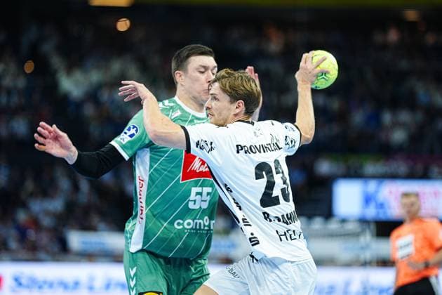 Throw Goal Rune Dahmke THW Kiel, 23 GER, THW Kiel vs GWD Minden, Handball, 1 Bundesliga, Matchday 15, Season 2025 2026, 25 09 2025 GER, THW Kiel vs GWD Minden, Handball, 1 Bundesliga, Matchday 15, Season 2025 2026, 25 09 2025 Kiel Copyright: xEibner-Pressefoto MarcelxvonxFehrnx EP_MFN